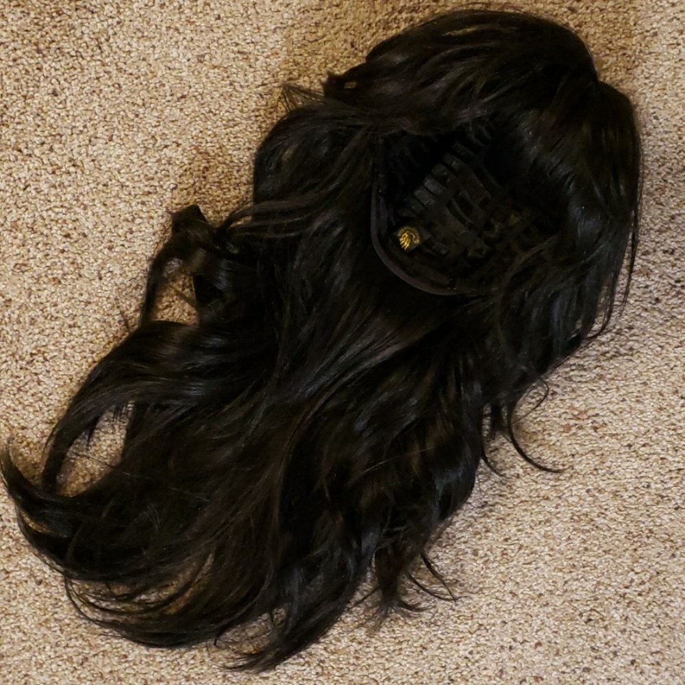Hawaiian wave wig